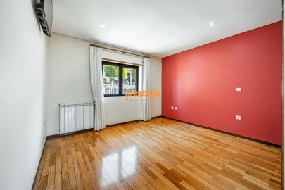 Moradia T4 para Venda em Ponte