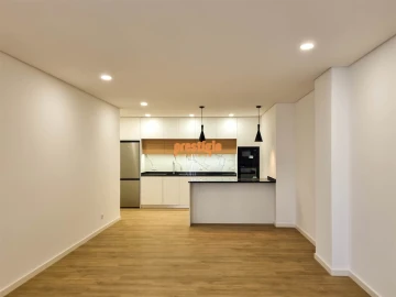 Apartamento T2 para Venda em São Vitor (Braga)