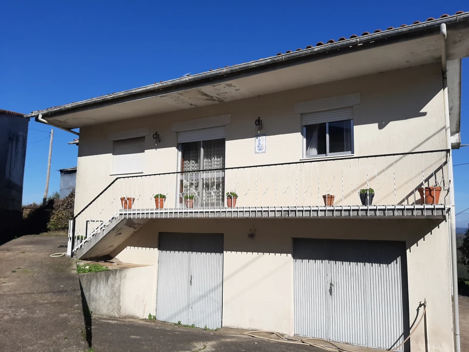 Moradia T3 para Venda em Escariz Foto 1