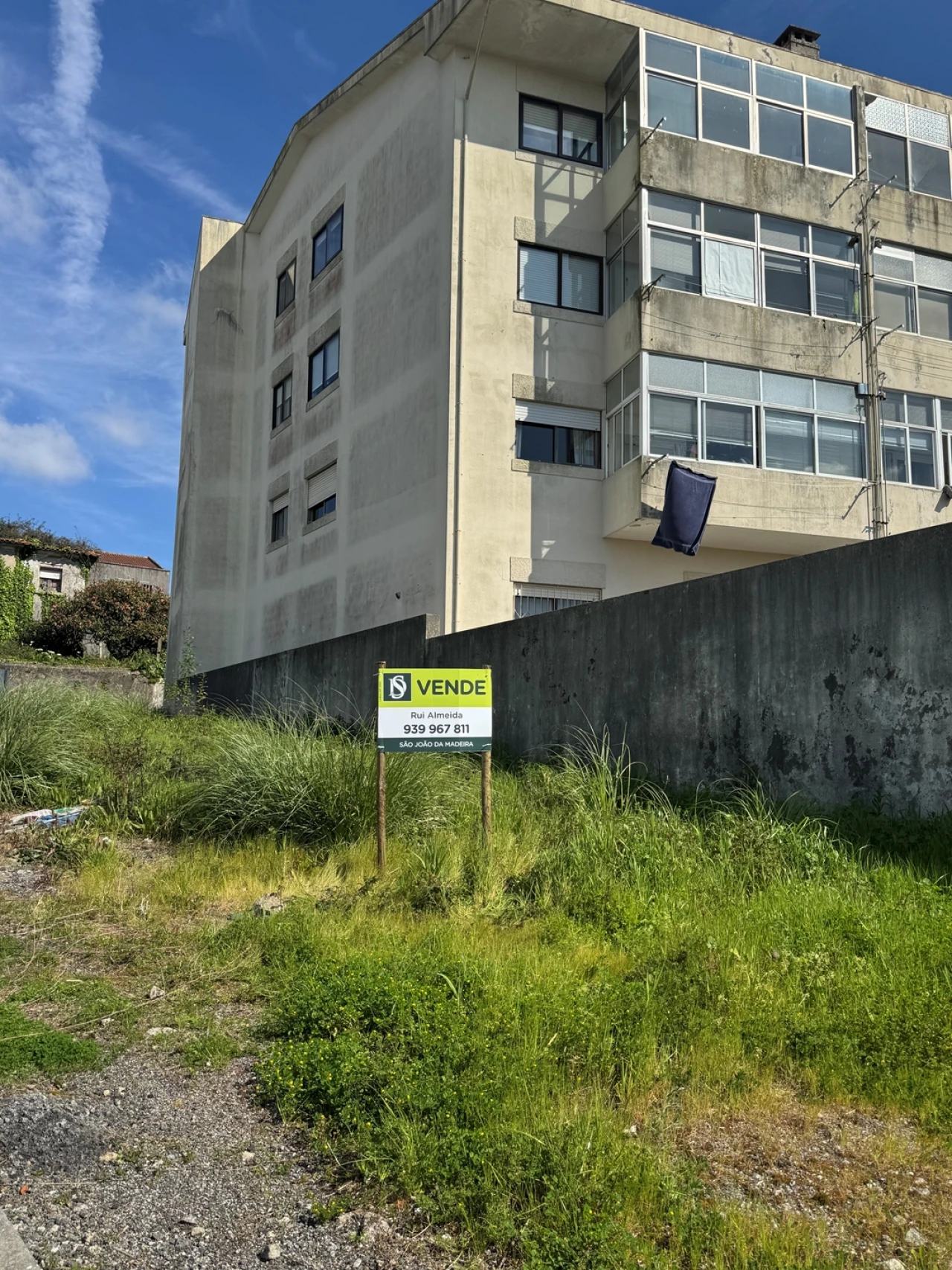 Terreno para Venda em São João da Madeira Foto 1