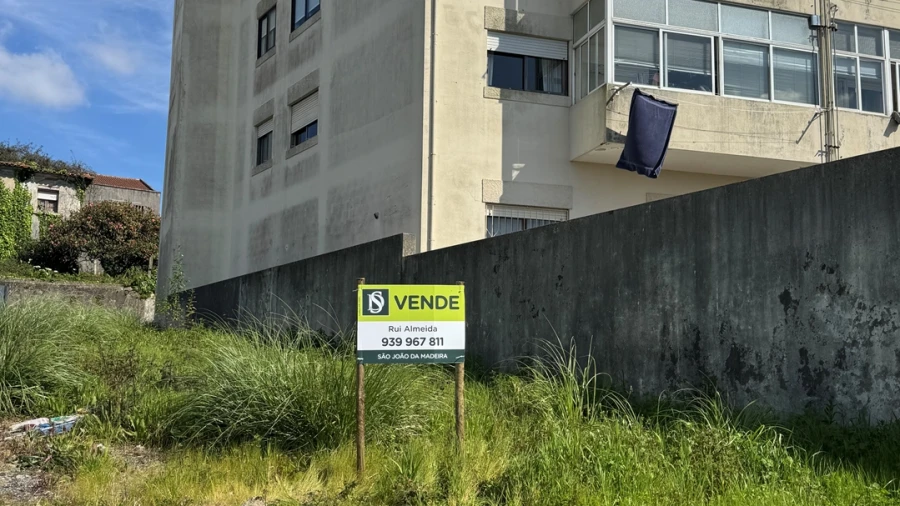 Terreno para Venda em São João da Madeira