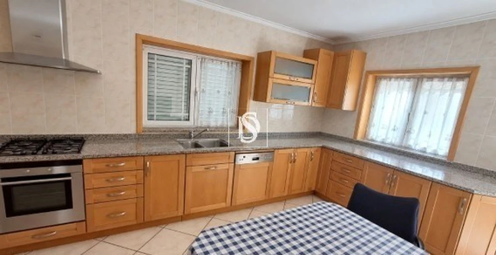 Moradia T3 para Venda em Varzea Foto 5