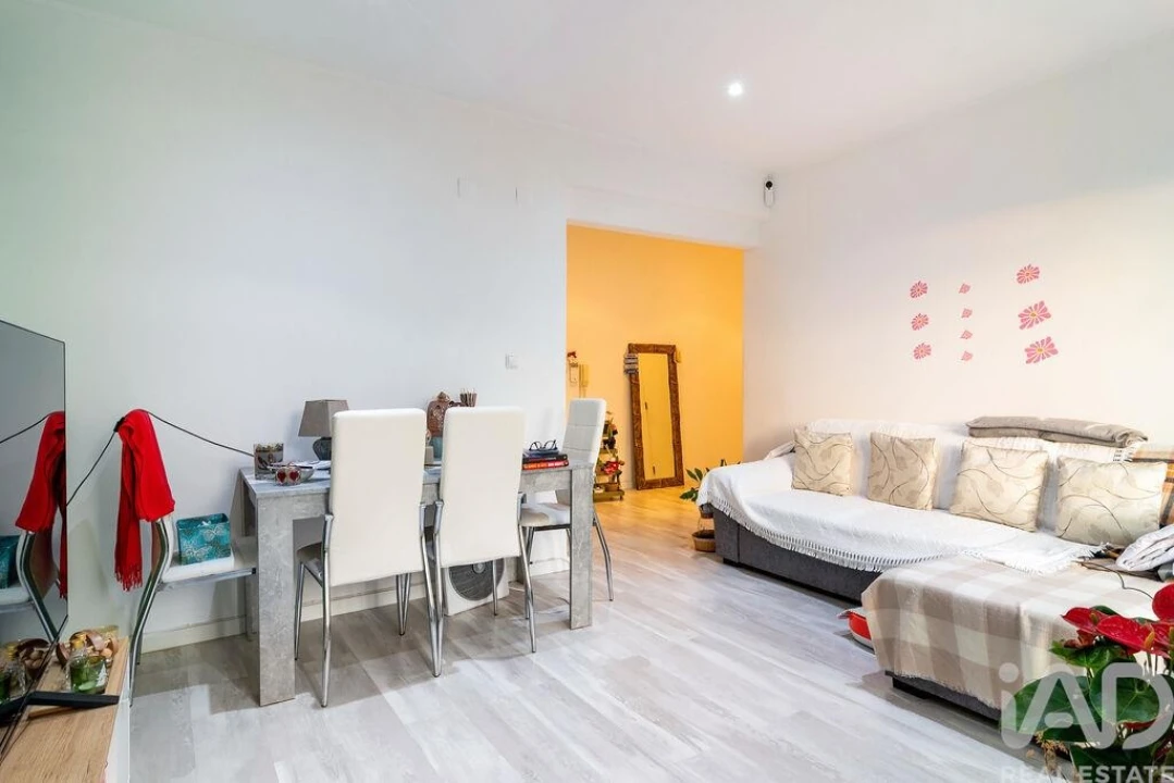 Apartamento T1 para Venda em Amora Foto 8