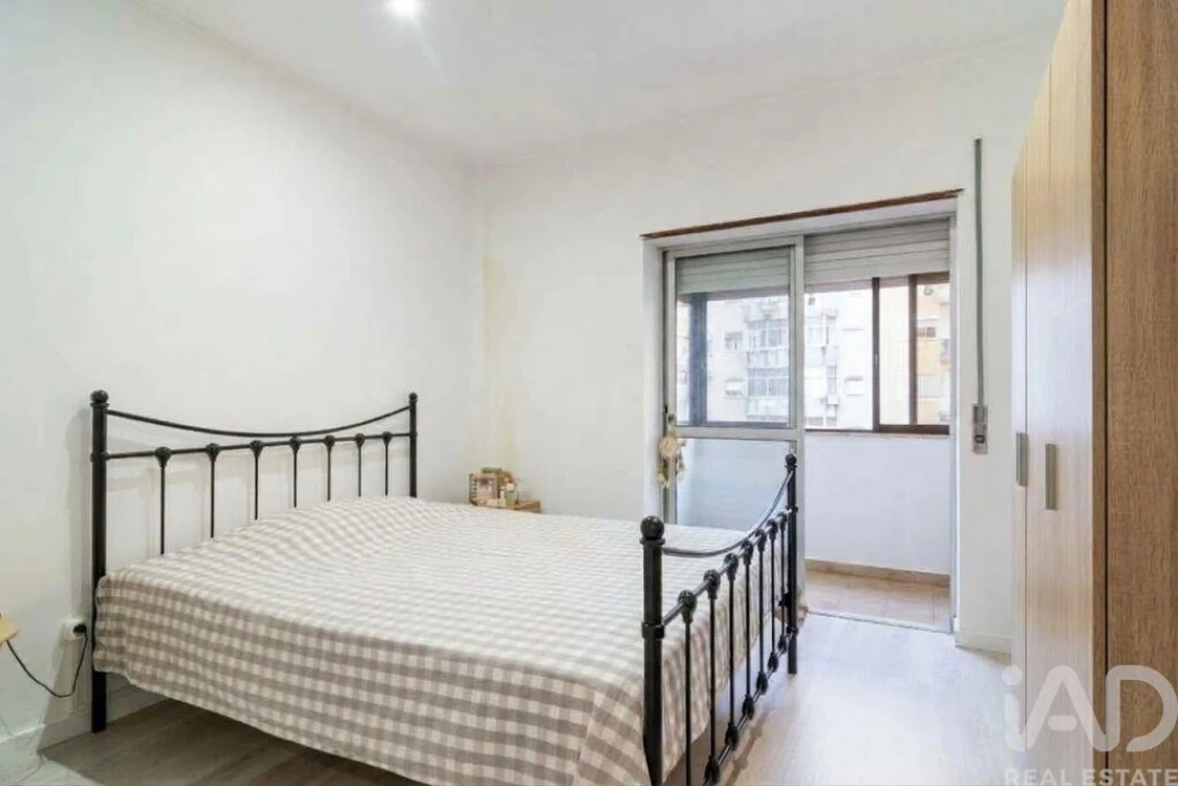 Apartamento T1 para Venda em Amora Foto 12