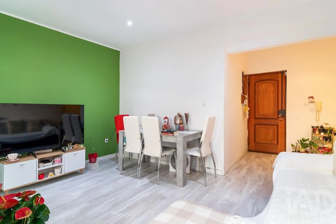 Apartamento T1 para Venda em Amora Foto 1