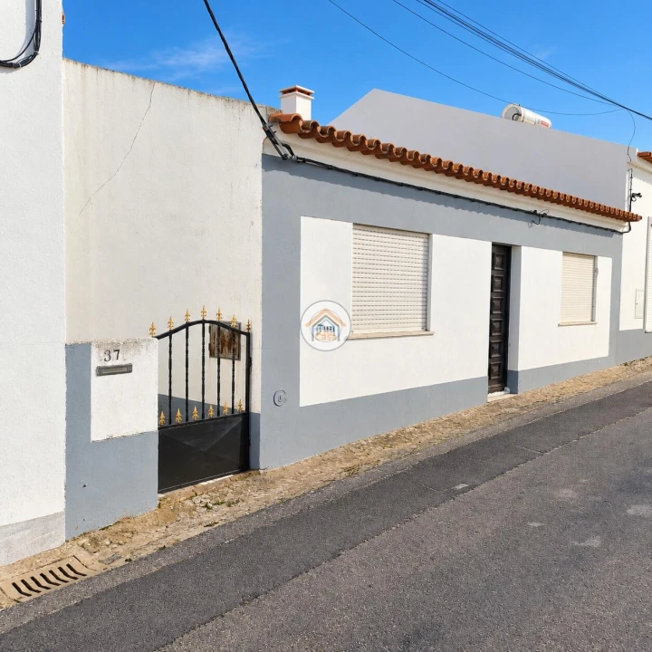 Moradia T2 para Venda em Bacelo e Senhora da Saúde Foto 1