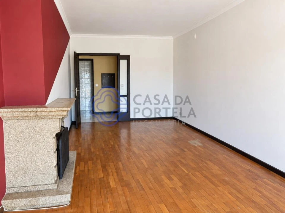 Apartamento T2 para Venda em Fajozes Foto 4