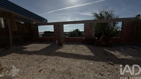 Moradia T7 para Venda em Azoia de Cima e Tremês