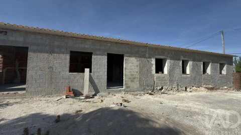 Moradia T7 para Venda em Azoia de Cima e Tremês