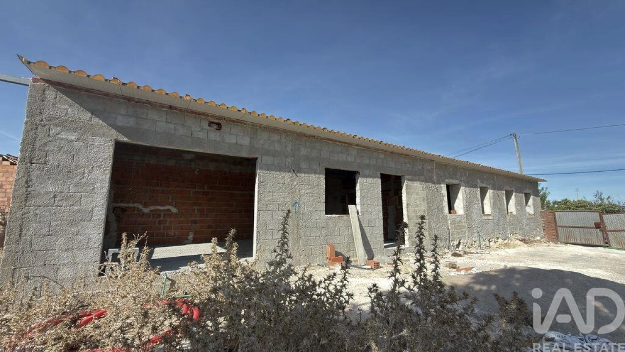 Moradia T7 para Venda em Azoia de Cima e Tremês Foto 1