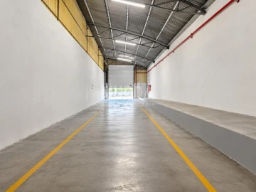 Armazém para Arrendamento em Cortegaça