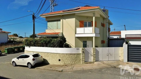 Moradia T4 para Venda em Fajozes