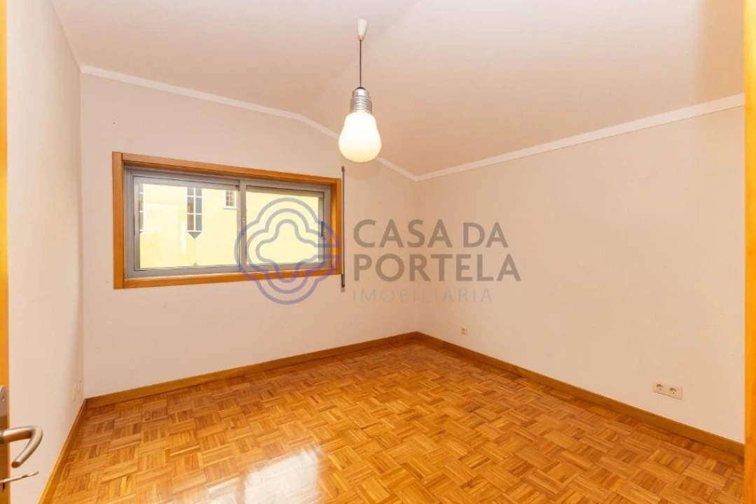 Moradia T3 para Venda em Madalena Foto 17