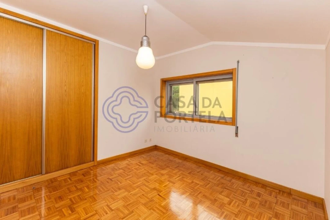 Moradia T3 para Venda em Madalena Foto 18