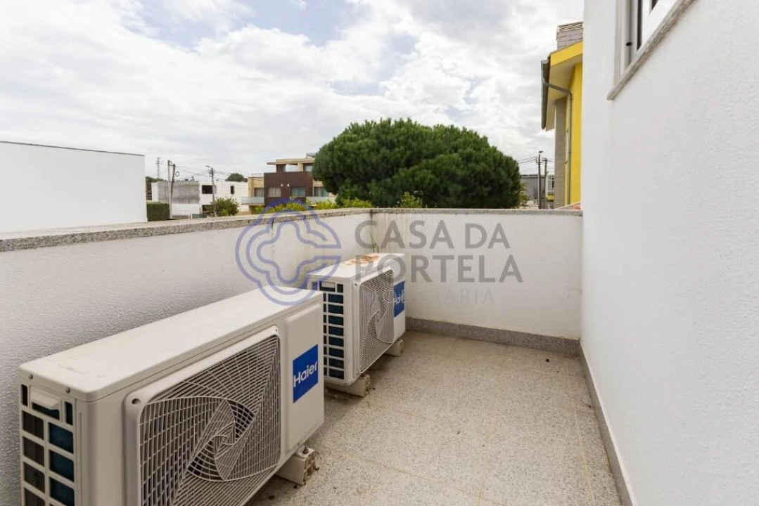 Moradia T3 para Venda em Madalena Foto 27