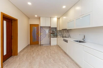 Moradia T3 para Venda em Madalena