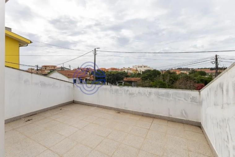 Moradia T3 para Venda em Madalena Foto 26