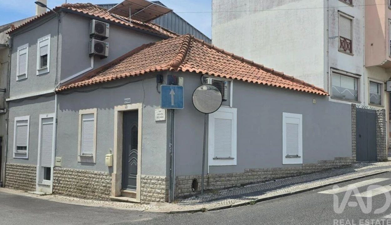 Moradia T3 para Venda em Bombarral e Vale Covo Foto 1