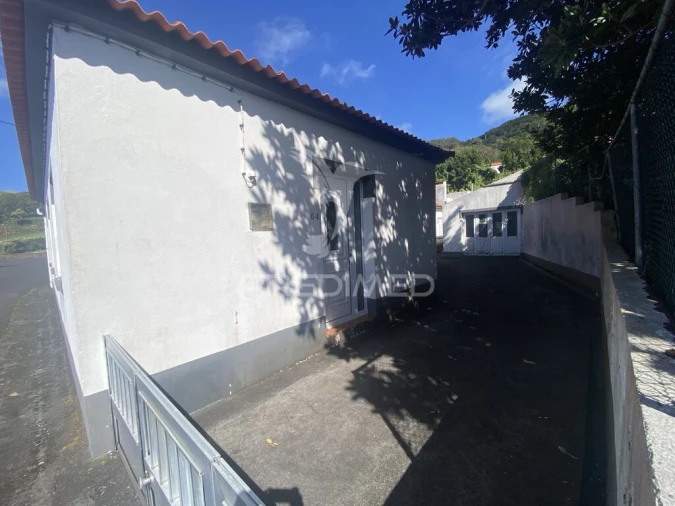 Moradia T4 para Venda em Urzelina (São Mateus) Foto 3