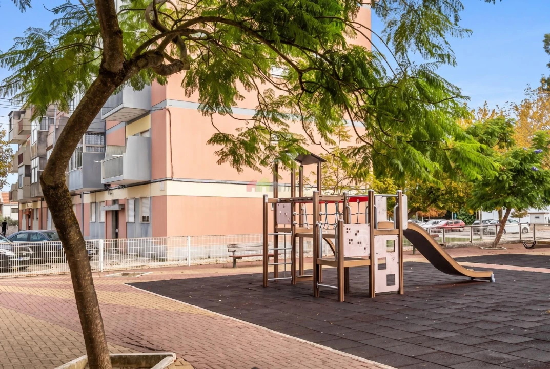 Apartamento T3 para Venda em Santo Antonio da Charneca Foto 23