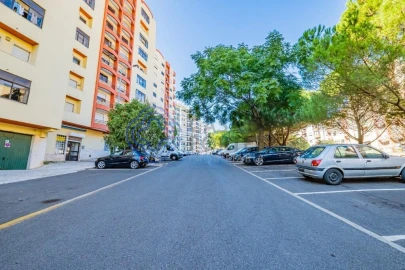 Apartamento T1 para Venda em Cacém e São Marcos