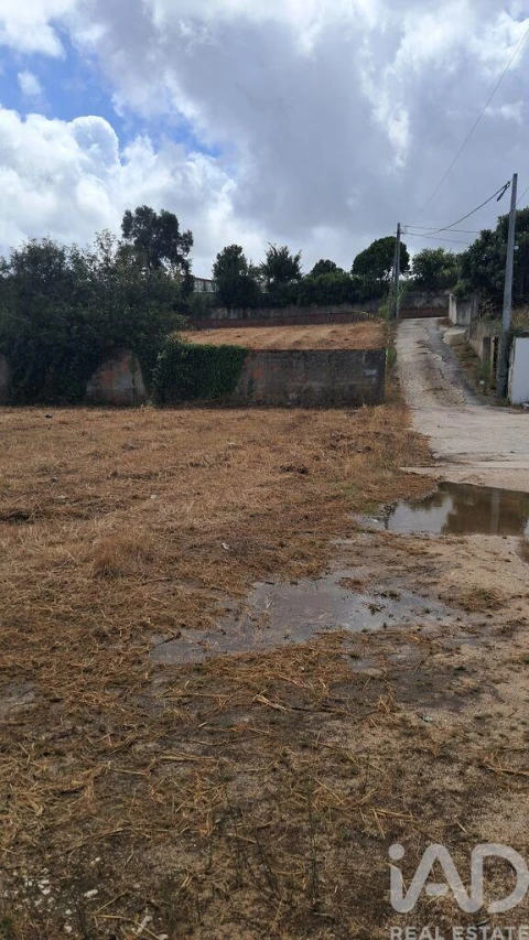 Terreno para Venda em Parceiros e Azoia