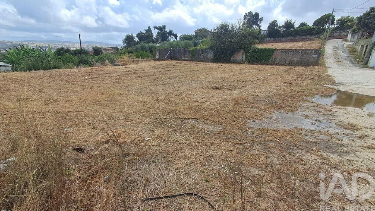 Terreno para Venda em Parceiros e Azoia Foto 4