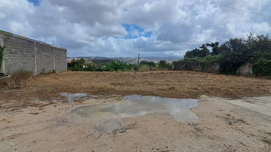 Terreno para Venda em Parceiros e Azoia