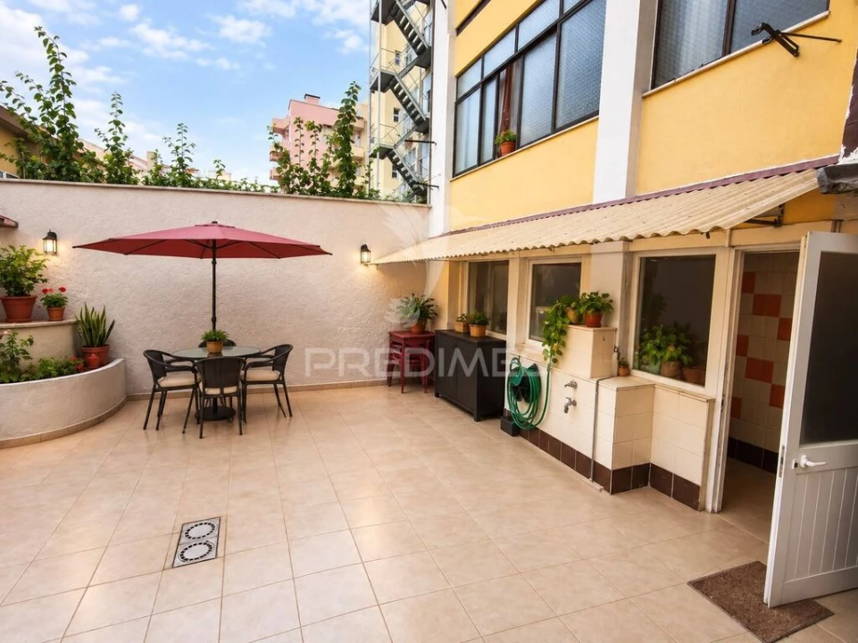 Apartamento T5 para Venda em Arroios Foto 1