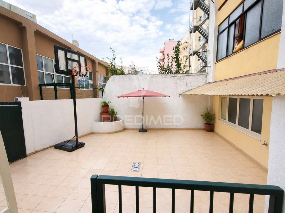 Apartamento T5 para Venda em Arroios Foto 3