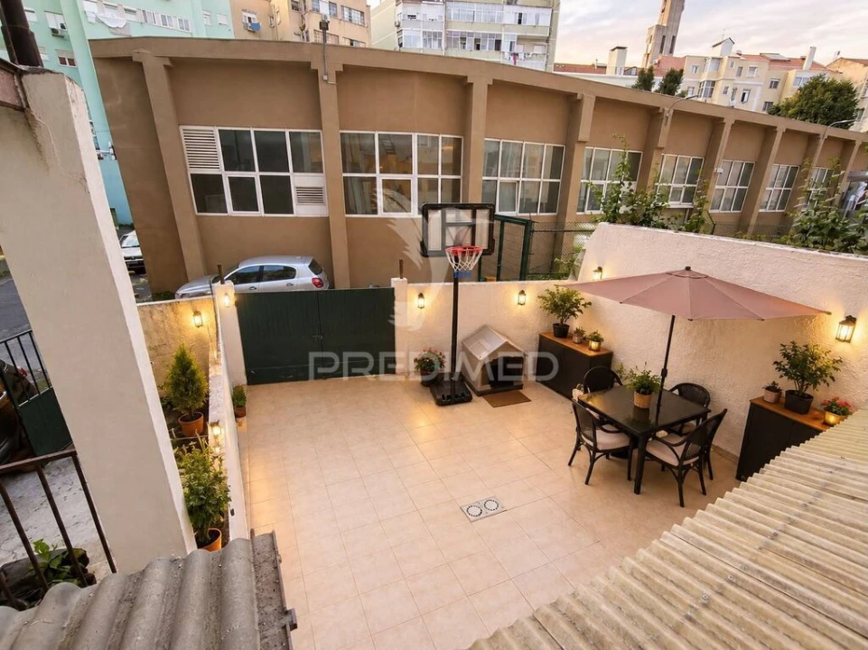 Apartamento T5 para Venda em Arroios Foto 2