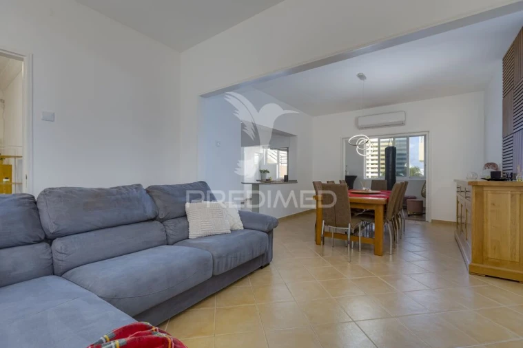 Apartamento T3 para Venda em Portimão Foto 2