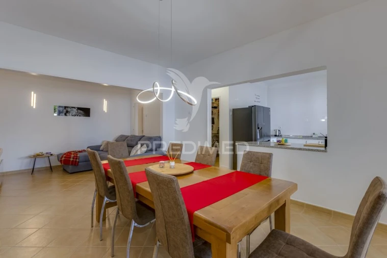Apartamento T3 para Venda em Portimão Foto 4