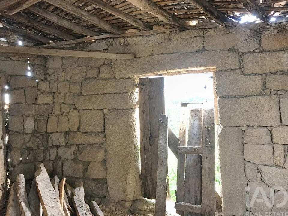 Moradia T2 para Venda em Ervedal e Vila Franca da Beira Foto 28