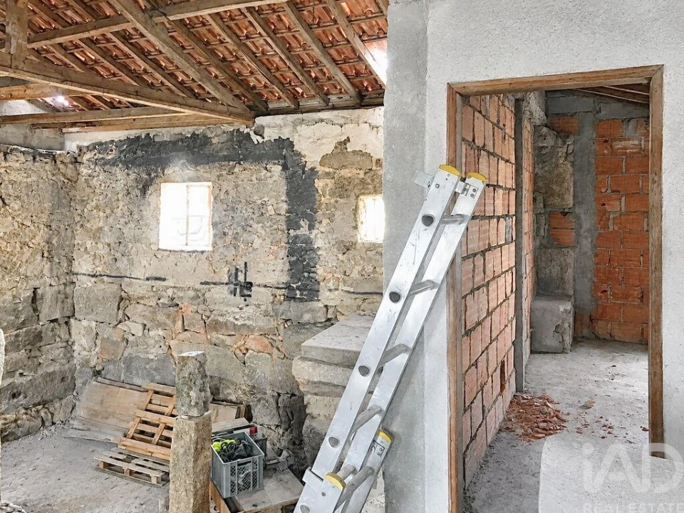 Moradia T2 para Venda em Ervedal e Vila Franca da Beira Foto 12