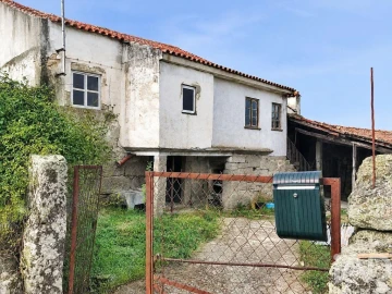 Moradia T2 para Venda em Ervedal e Vila Franca da Beira