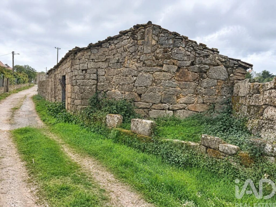 Moradia T2 para Venda em Ervedal e Vila Franca da Beira Foto 38