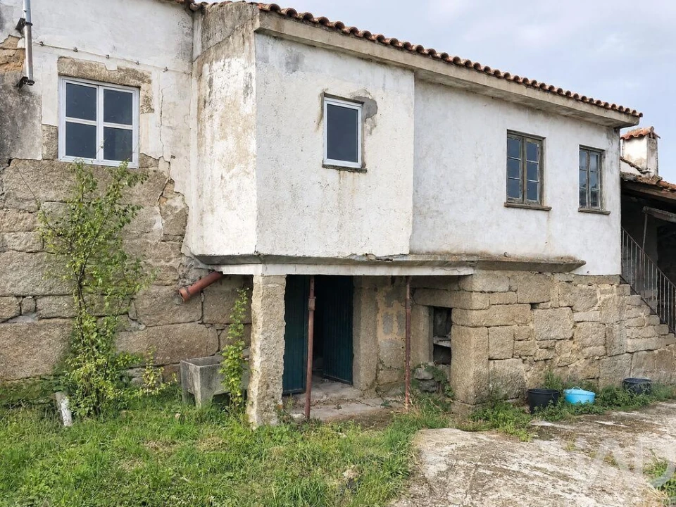 Moradia T2 para Venda em Ervedal e Vila Franca da Beira Foto 3