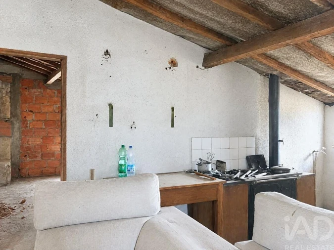 Moradia T2 para Venda em Ervedal e Vila Franca da Beira Foto 21