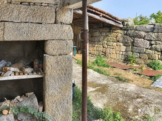 Moradia T2 para Venda em Ervedal e Vila Franca da Beira Foto 5