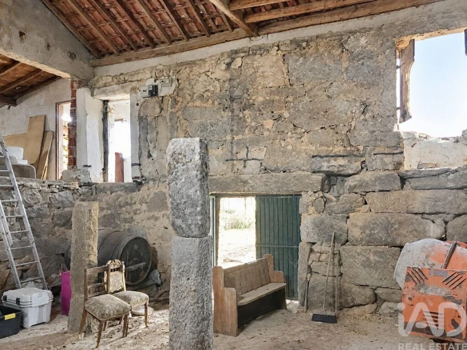 Moradia T2 para Venda em Ervedal e Vila Franca da Beira Foto 9