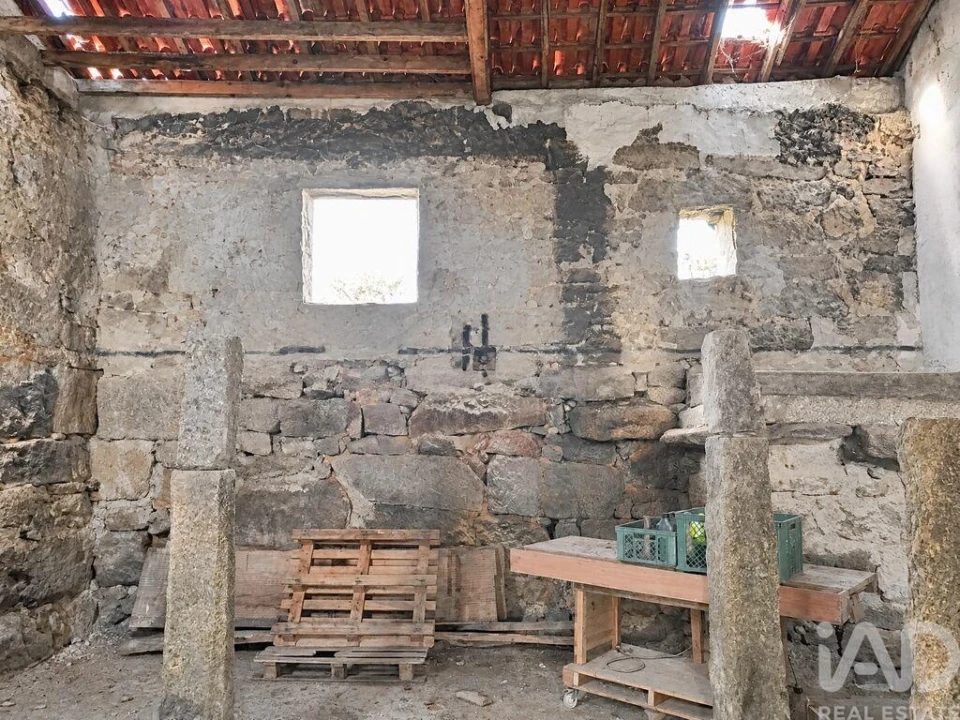 Moradia T2 para Venda em Ervedal e Vila Franca da Beira Foto 8