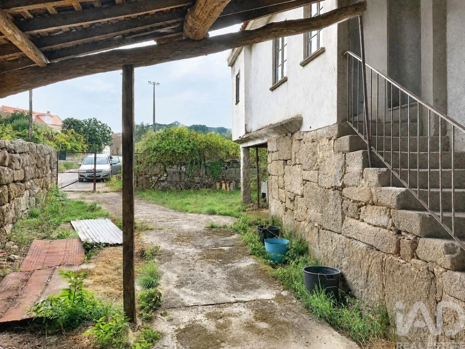 Moradia T2 para Venda em Ervedal e Vila Franca da Beira Foto 4