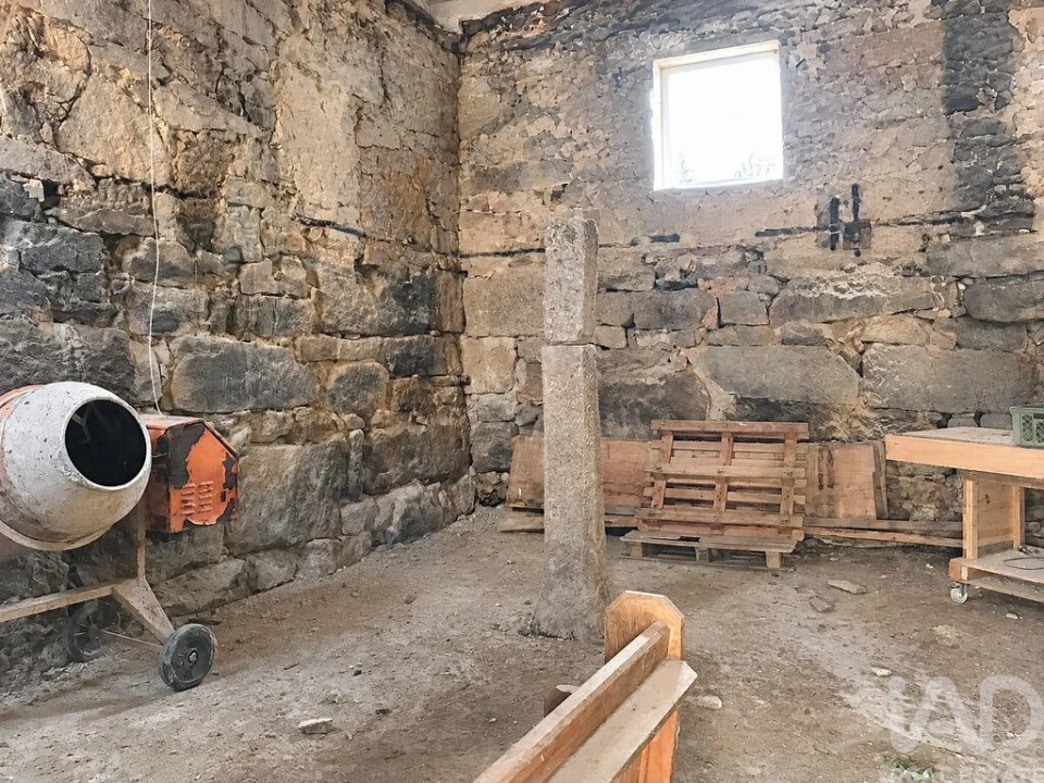 Moradia T2 para Venda em Ervedal e Vila Franca da Beira Foto 11