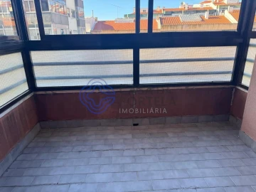 Apartamento T1 para Venda em Agualva e Mira-Sintra