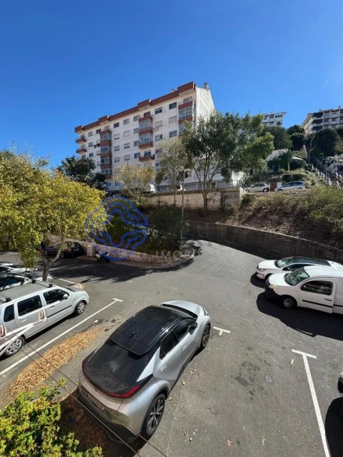 Apartamento T1 para Venda em Agualva e Mira-Sintra