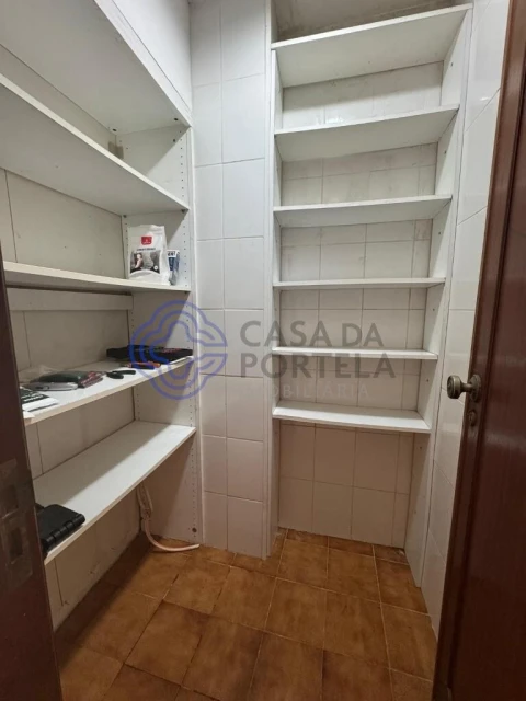 Apartamento T1 para Venda em Agualva e Mira-Sintra