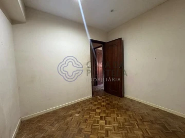 Apartamento T1 para Venda em Agualva e Mira-Sintra