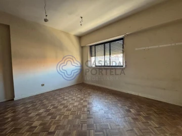 Apartamento T1 para Venda em Agualva e Mira-Sintra