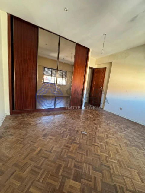 Apartamento T1 para Venda em Agualva e Mira-Sintra